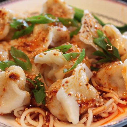 Steamed Pork & Prawn Dumplings with Noodles红油饺子面